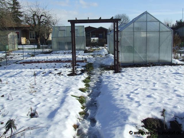 Schnee beginnt zu schmelzen