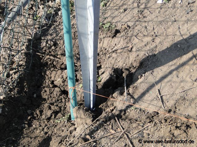 Vorbereitung Bau eines Sichtschutzzaunes, hier: 